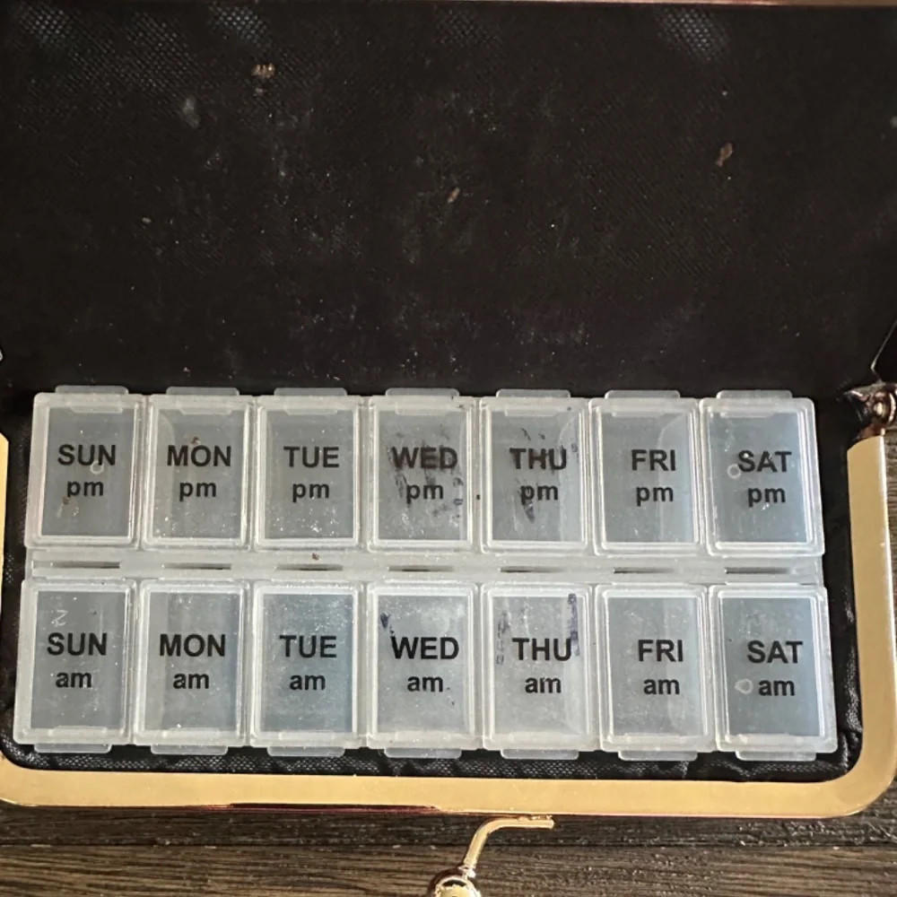 Pill Case flowered outer case. - Picture 4 of 7